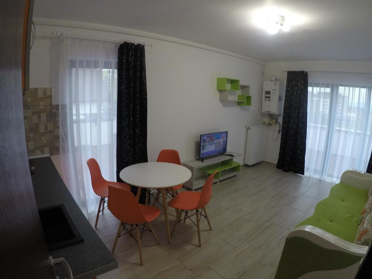 Ama Apartament Cu Terasa 50 Mp & Parcare Brasov Exterior photo