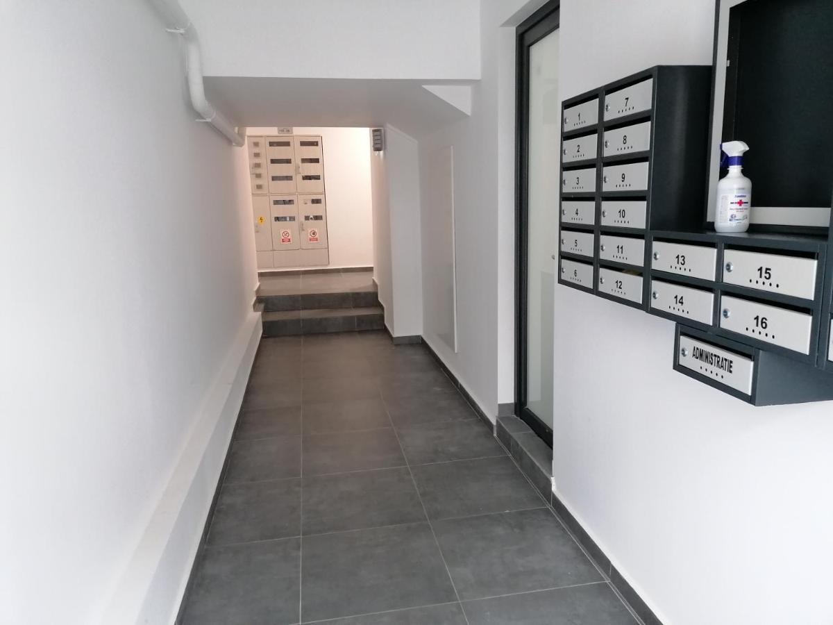 Ama Apartament Cu Terasa 50 Mp & Parcare Brasov Exterior photo