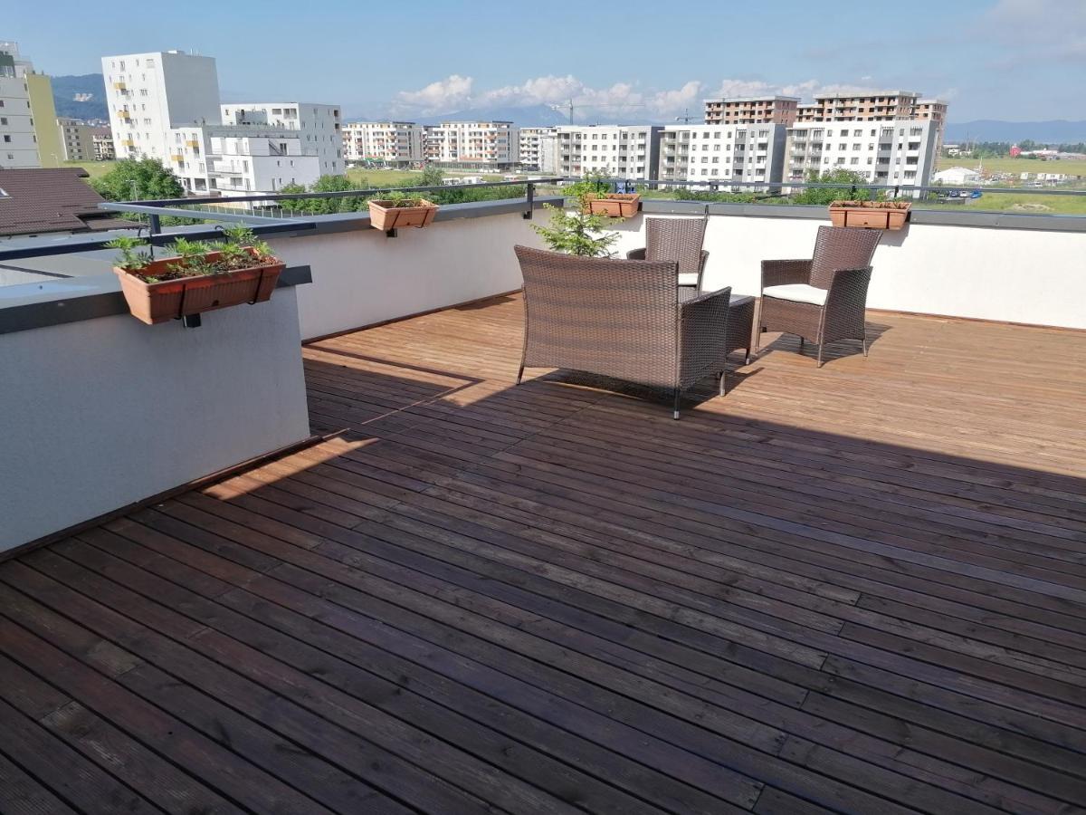 Ama Apartament Cu Terasa 50 Mp & Parcare Brasov Exterior photo