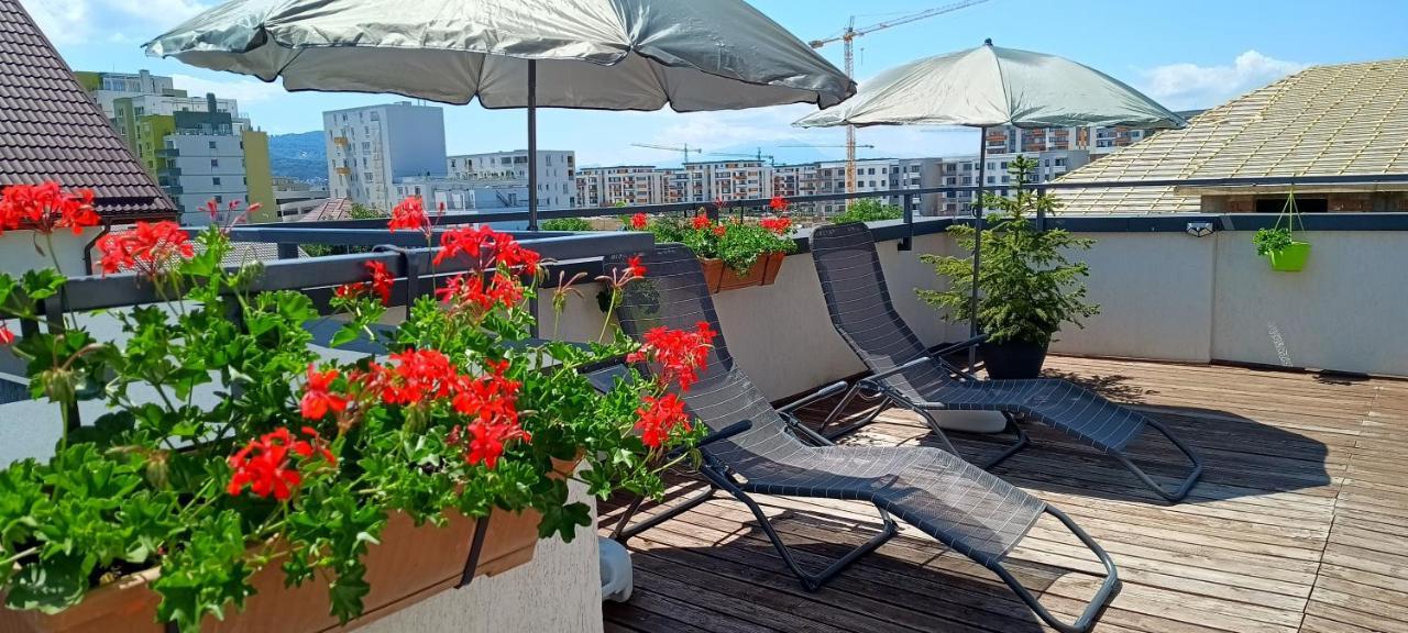 Ama Apartament Cu Terasa 50 Mp & Parcare Brasov Exterior photo